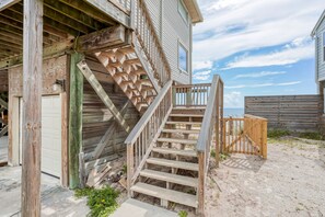 Exterior - Beachfront Getaway With Ocean Views, Washer/dryer & AC - Snowbirds Welcome (St. Augustine)