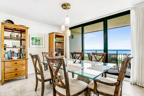 Condo, varias camas, patio, vista a la playa (1137 Beach Walker) | 3 habitaciones, decoración personalizada y muebles diferentes 