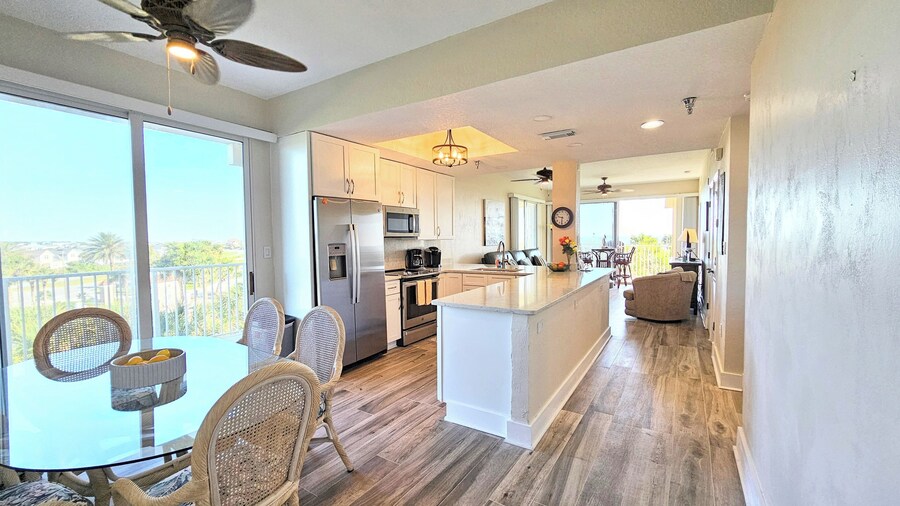 Blue Horizon at Surf Club - Ocean Views 3rd Floor Corner Wraparound Balcony!