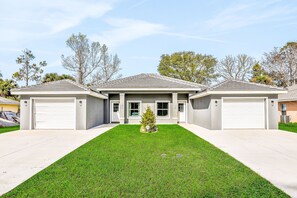 Exterior - Brand-new Duplex With Screened Pool, Furnished Lanai, Grill, AC, & Washer/dryer (Palm Coast)