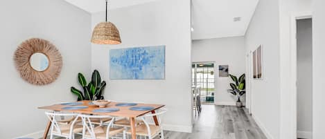 House, Multiple Beds, Pool Access, Pool View (SeaBreeze Villa B)