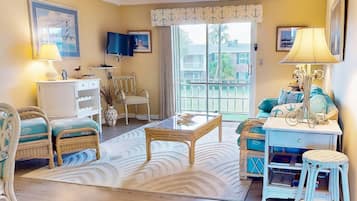 Kondominium, 1 Tempat Tidur Queen dengan tempat tidur Sofa, balkon (Catch Me at the Conch) | Area keluarga