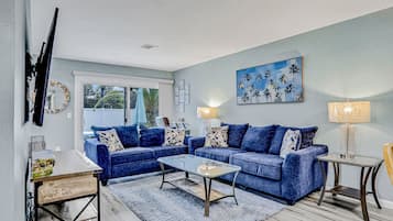 House, Multiple Beds, Patio, Garden View (Bradmore Casita A) | Living area