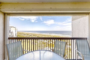 2 bedrooms, individually decorated, individually furnished, bed sheets - Condo With Shared Pool, Beach Access and Spectacular Atlantic Ocean Views (Fernandina Beach)