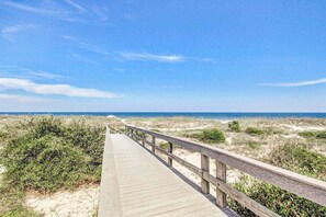 Beach nearby - Condo With Shared Pool, Beach Access and Spectacular Atlantic Ocean Views (Fernandina Beach)