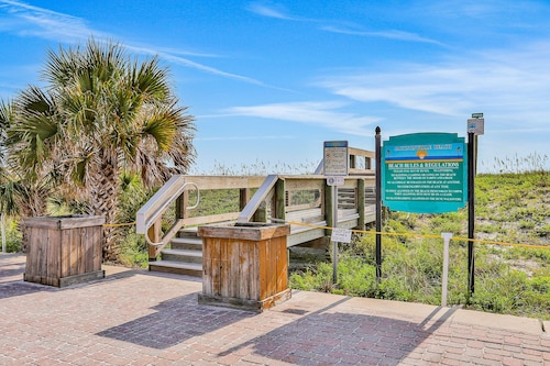 Brand new Home With Open Layout, Office, & Great Location - Dog-friendly