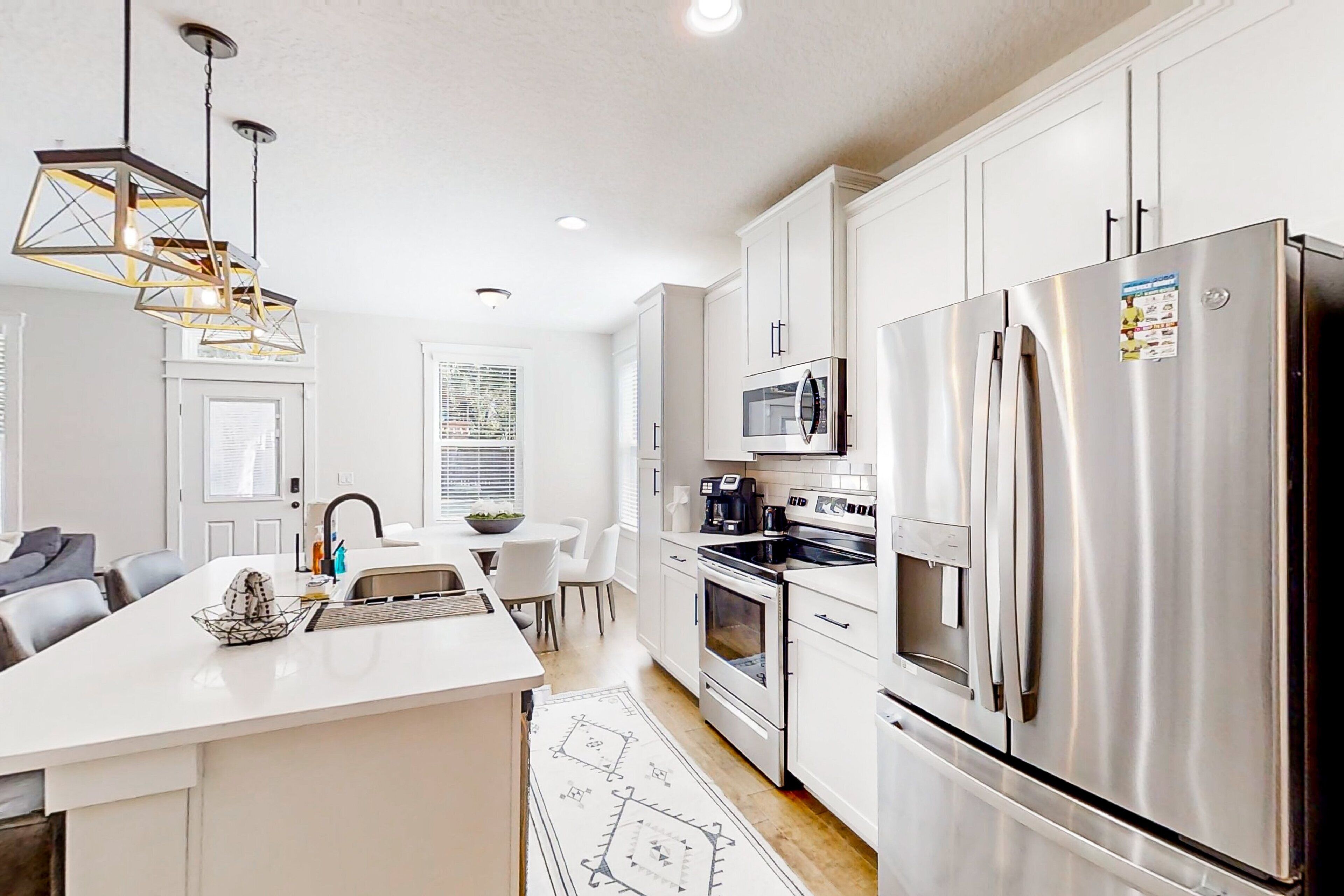 House, Multiple Beds, Kitchen, Ocean View (Liberty Manor) | Private kitchen