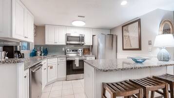 Condo, Multiple Beds, Pool Access, Ocean View (203 Sailmaker) | Private kitchen