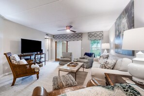 Living area - Sailmaker 203 Lovely 2BR Oceanfront Patio Pool (Fernandina Beach)