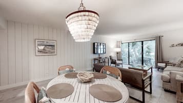 Lejlighed - flere senge - terrasse - havudsigt (2104 Beach Wood) | Interiør