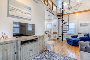 House, Multiple Beds, Patio, Garden View (Emerald Estate) | Living area - Adorable Cottage Near Downtown W/ Enclosed Yard & Spiral Staircase - Dogs OK (St. Augustine)