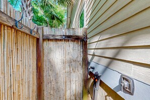 Exterior detail - Charming Apartment With Beautiful Marsh Views and Shared Patio (Fernandina Beach)