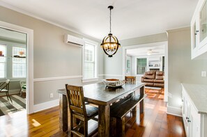 House, Multiple Beds, Patio, Garden View (Jewel's Inlet) | 5 bedrooms, individually decorated, individually furnished, bed sheets - Beautiful, Classic Home With Free Wifi, a Full Kitchen, Sunroom, & Enclosed Yard (St. Simons Island)