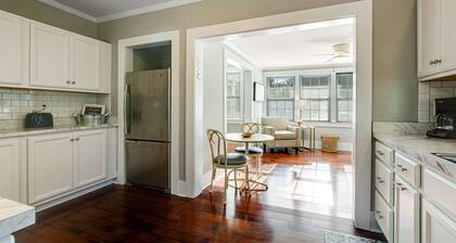 Beautiful, Classic Home With Free Wifi, a Full Kitchen, Sunroom, & Enclosed Yard