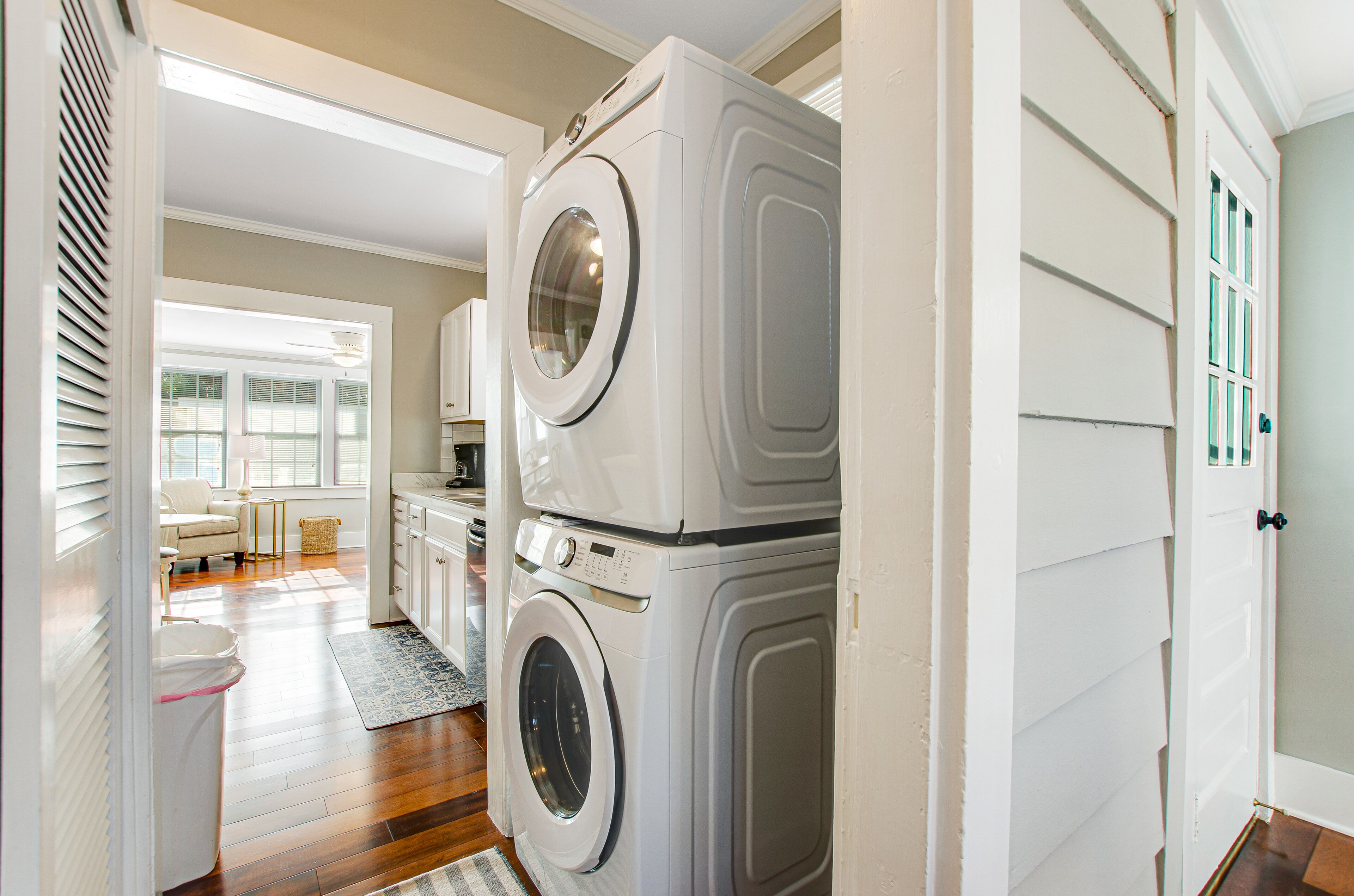 منزل - عدة أسرّة - برواق - منظر للحديقة (Jewel's Inlet) | غسيل الملابس