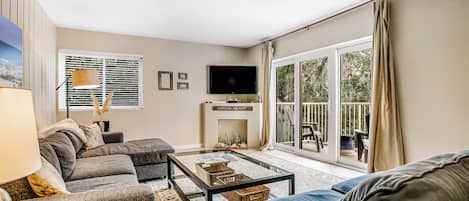 Appart'hÎtel, plusieurs lits, patio, vue piscine (2071 Beach Wood) | Coin séjour