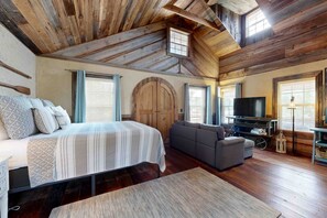 House, Multiple Beds, Patio, Garden View (Villa Vista Estate) | 4 bedrooms, individually decorated, individually furnished, bed sheets - Charming Spanish-style Home in Davis Shores Walk to Downtown, Beach & Local Fun! (St. Augustine)