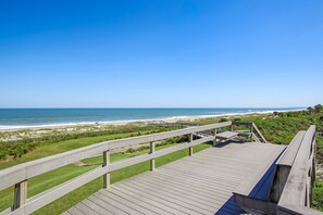 Beach nearby - Beach Condo With Balcony, W/d, AC, Outdoor Pool & Fast Wifi (Fernandina Beach)