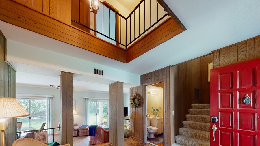 Condo With Central AC, Washer/dryer, Shared Outdoor Pool, & On-site Golf