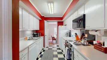 Condo, nhiều giường, sân hiên, quang cảnh vườn (The Getaway 205) | Bếp riêng