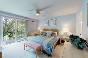 3 habitaciones, decoración personalizada y muebles diferentes 