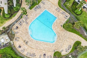 Pool - Beautiful Condo With Gorgeous Ocean Views From Balcony + Shared Pool & Free Wifi (Fernandina Beach)