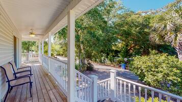 House, Multiple Beds, Patio, Garden View (Papa's Place) | View from room