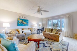 Interior - Beachfront Condo With Beach Access, Balcony, AC, Pool & Tennis (Fernandina Beach)