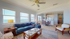 Condo, várias camas, acesso à piscina, vista para a praia (Aqua-Marine) | Área de estar