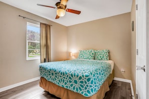 公寓式客房, 2 张大床, 阳台, 花园景观 (Brigantine Condo 23) | 2 多间卧室、特色装修、特色家居、床单