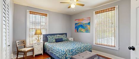 3 bedrooms, individually decorated, individually furnished, bed sheets