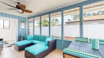 Hus, flere senger, terrasse, hageutsikt (Bradmore Casita B) | Utsikt fra rommet