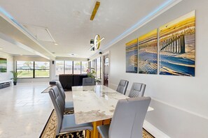 Huis, meerdere bedden, keuken (Palm Haven Retreat) | 3 slaapkamers, individueel gedecoreerd, individueel gemeubileerd