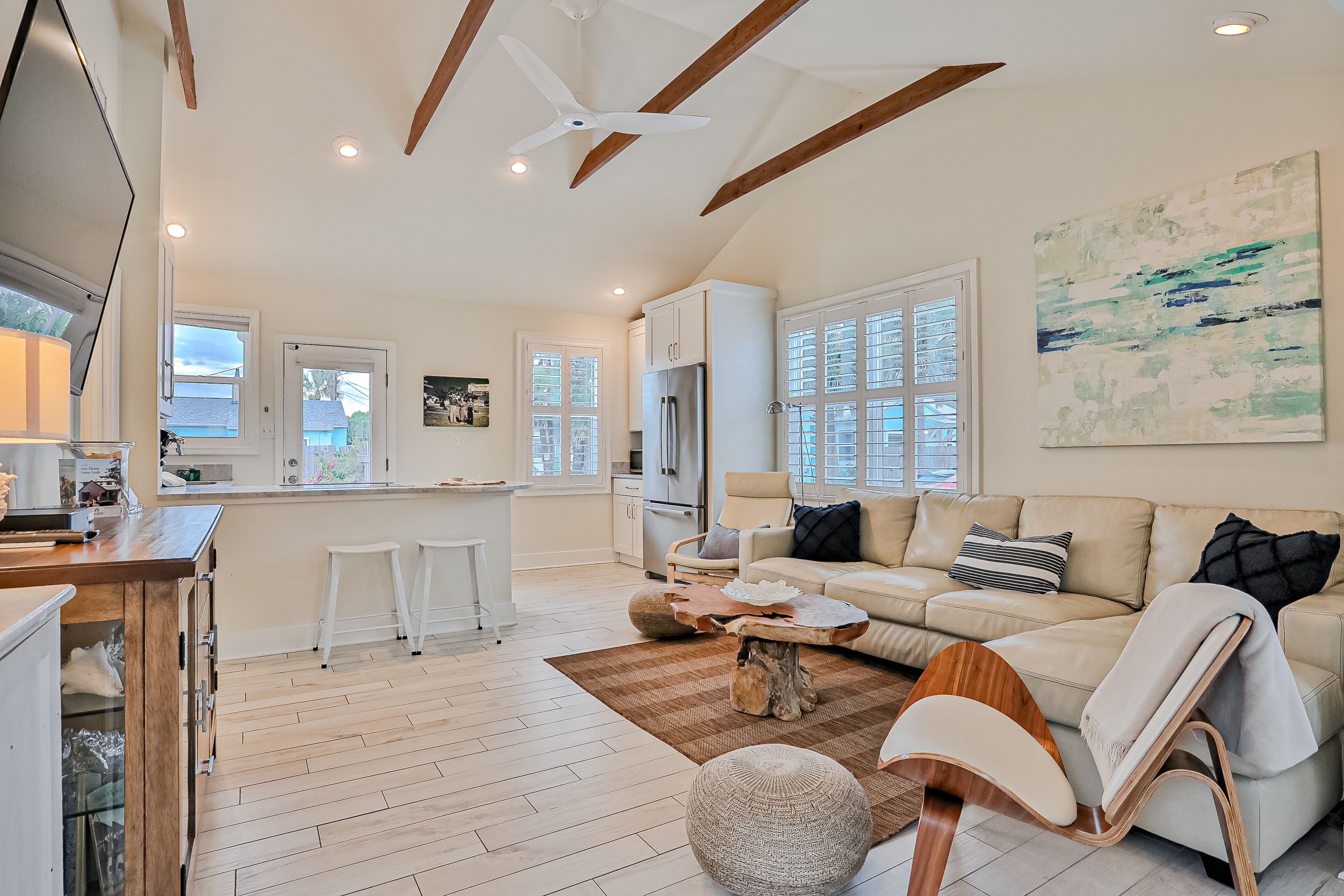 House, Multiple Beds, Pool Access, Pool View (Anastasia Lodge Cabana) | Living area