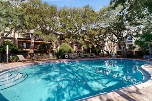 Pool - Bright & Sunny Oceanfront Getaway With Central AC & Pool (Fernandina Beach)