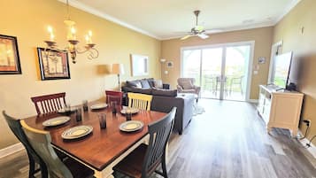 Condo, Multiple Beds, Pool Access, Ocean View (Cinnamon Beach Retreat) | Interior