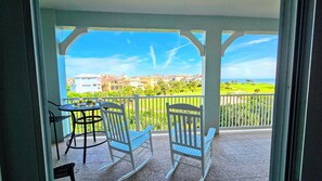 Condo, várias camas, acesso à piscina, vista para o oceano (Cinnamon Beach Retreat) | Parte interna