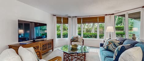 Condo, Multiple Beds, Pool Access, Pool View (2 Bedroom Full Condo - Courtside) | Living area