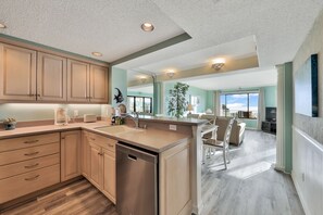 Condo, nhiều giường, có thể sử dụng hồ bơi, quang cảnh biển (Colony Reef Condo Ocean View Dream) | Nội thất