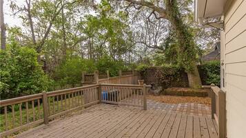 House, Multiple Beds, Patio, Garden View (Magnolia Cottage) | View from room