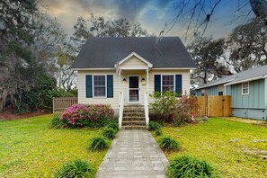 Exterior - Charming Dog-friendly Home With Deck, Golf Nearby, Full Kitchen, & Washer/dryer (St. Simons Island)