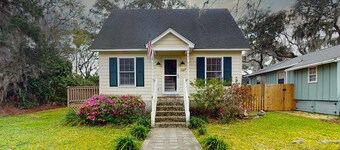 Charming Dog-friendly Home With Deck, Golf Nearby, Full Kitchen, & Washer/dryer