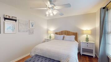 House, Multiple Beds, Patio, Garden View (Magnolia Cottage) | 3 bedrooms, individually decorated, individually furnished, bed sheets