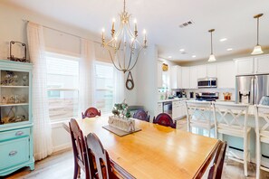 House, Multiple Beds, Patio, Garden View (The Sandbox) - Charming Home Steps From the Beach With Enclosed Yard and Grill - Dog-friendly (St. Augustine)