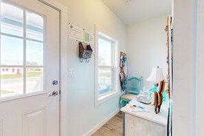 Interior - Charming Home Steps From the Beach With Enclosed Yard and Grill - Dog-friendly (St. Augustine)