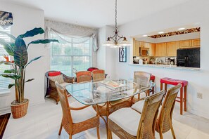 3 habitaciones, decoración personalizada y muebles diferentes 
