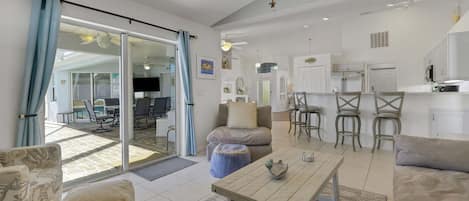 House, Multiple Beds, Pool Access, Pool View (The Lillie Pad) | Living area