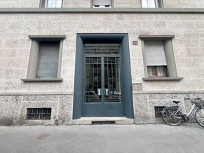 Exterior detail - A mix of history in the Fashion Quadrilateral, in the center of world luxury. (Milano)