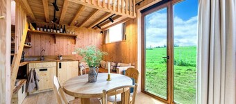 Cabane du Hibou: Cosy cabin in the heart of nature, a peaceful retreat to recharge