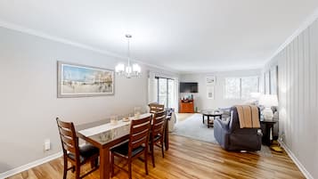 Condo, Multiple Beds, Balcony, Garden View (2120 Beach Wood) | Living area